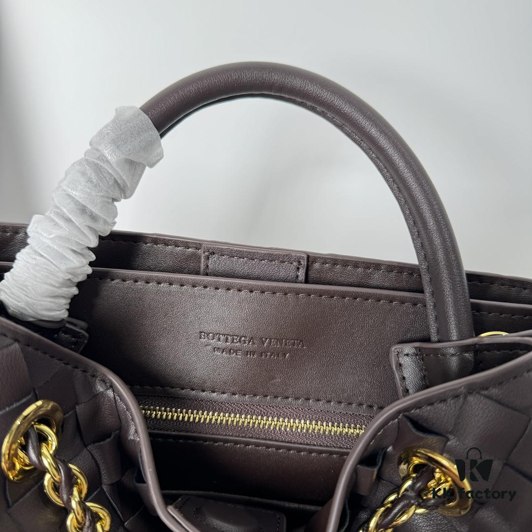 6930c7166e68136f4d9afbf4 BV | New Arrival Metallic Chain Andiamo Classic Handbag