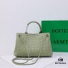 6930c72c6e68136f4d9afc1c BV Small E/W Andiamo Horizontal Edition S23 Pre-Fall Andiamo Design Woven Style Silhouette Dynamic Craftsmanship Horizontal Layout Exudes Refinement Unique Style More Suitable for Underarm Carry Perfect for Both Casual and Commuter Use