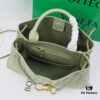 6930c72f6e68136f4d9afc23 BV Small E/W Andiamo Horizontal Edition S23 Pre-Fall Andiamo Design Woven Style Silhouette Dynamic Craftsmanship Horizontal Layout Exudes Refinement Unique Style More Suitable for Underarm Carry Perfect for Both Casual and Commuter Use