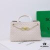 BV Small E/W Andiamo Horizontal Edition S23 Pre-Fall Andiamo Design Woven Style Silhouette for Dynamic Craftsmanship