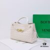 BV Small E/W Andiamo Horizontal Edition S23 Pre-Fall Andiamo Design Woven Style Silhouette for Dynamic Craftsmanship