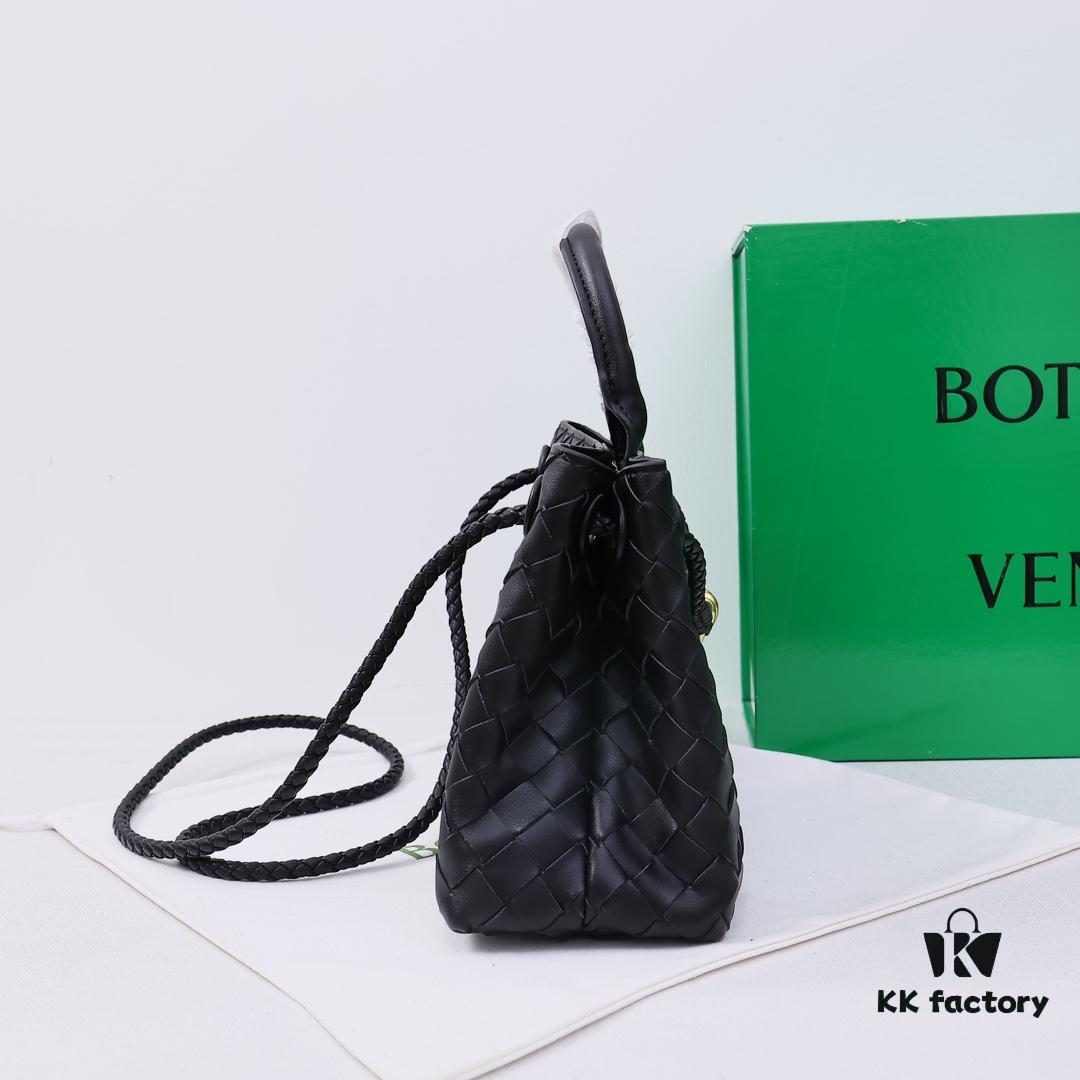 6930c73e6e68136f4d9afc40 BV | Small E/W Andiamo Horizontal Edition S23 Pre-Fall Andiamo Design Woven Style Silhouette Dynamic Craftsmanship Horizontal Edition with Refined Touch Unique Style More Suitable for Underarm Carry, Casual and Commuting Versatile