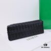 6930c7406e68136f4d9afc41 BV | Small E/W Andiamo Horizontal Edition S23 Pre-Fall Andiamo Design Woven Style Silhouette Dynamic Craftsmanship Horizontal Edition with Refined Touch Unique Style More Suitable for Underarm Carry, Casual and Commuting Versatile