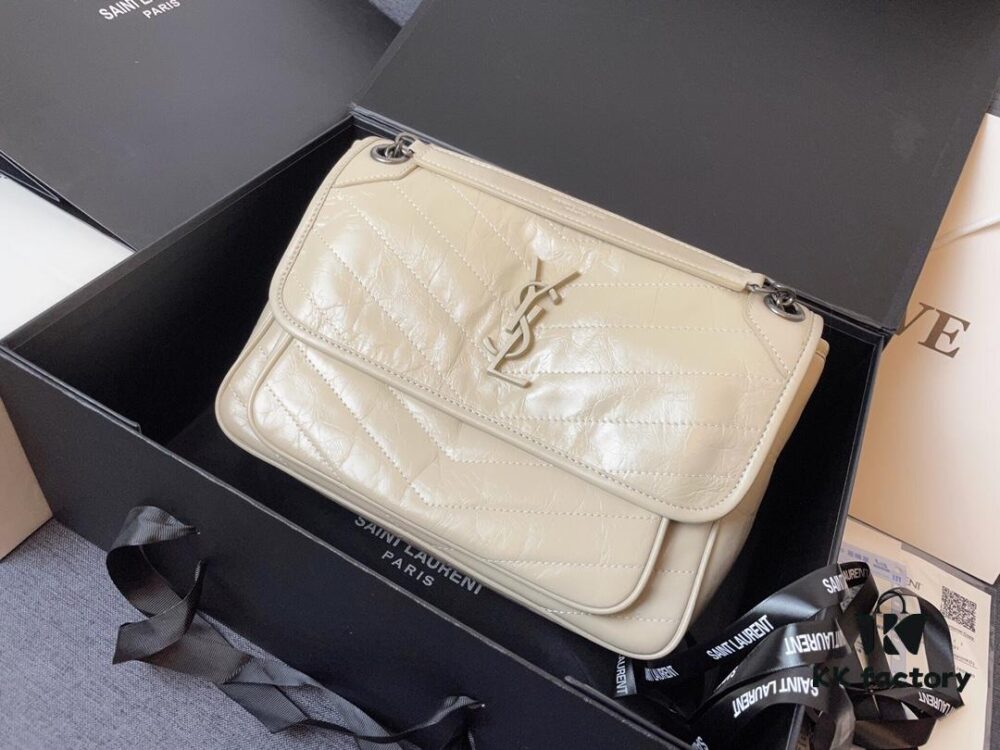 6930c8516e68136f4d9afe19 Genuine Leather Medium 28cm MONOGRAMME SAINT LAURENT Flap Shoulder Bag with YSL Logo Charm and Dual-Use Chain Strap