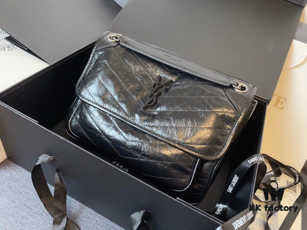 6930c8566e68136f4d9afe22 Top Grain Medium 28cm MONOGRAMME SAINT LAURENT Flap Shoulder Bag