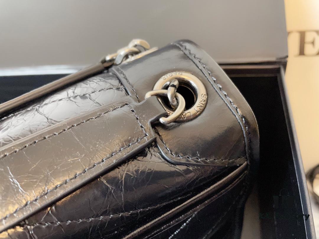 6930c8576e68136f4d9afe25 Top Grain Medium 28cm MONOGRAMME SAINT LAURENT Flap Shoulder Bag