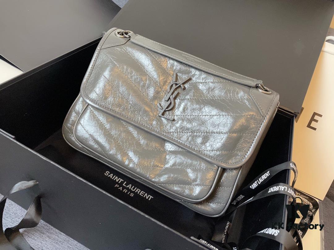 6930c8646e68136f4d9afe3f Top Grain Medium 28cm MONOGRAMME SAINT LAURENT Flap Shoulder Bag