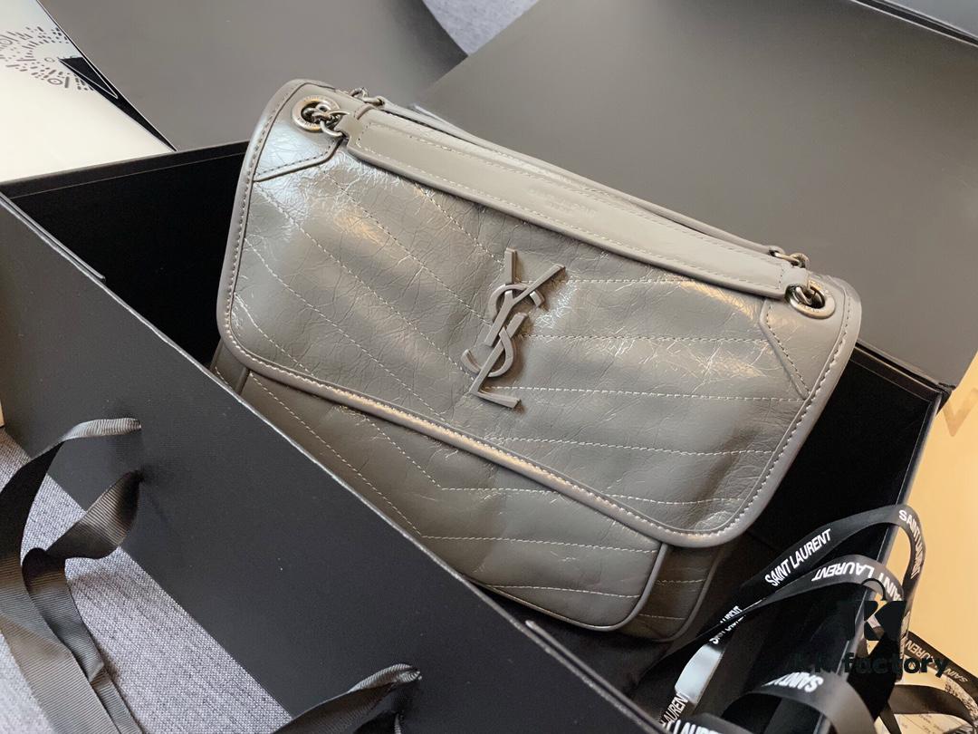 6930c8646e68136f4d9afe40 Top Grain Medium 28cm MONOGRAMME SAINT LAURENT Flap Shoulder Bag