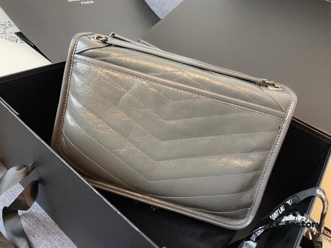 6930c8666e68136f4d9afe41 Top Grain Medium 28cm MONOGRAMME SAINT LAURENT Flap Shoulder Bag