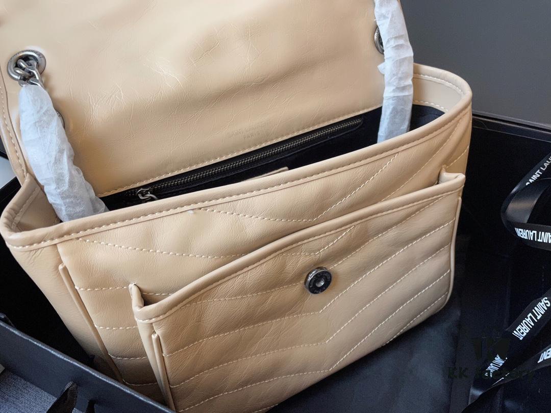 6930c86d6e68136f4d9afe4e Top Grain Medium 28cm MONOGRAMME SAINT LAURENT Flap Shoulder Bag