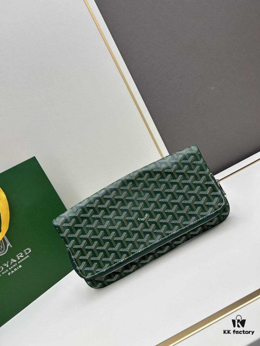 6930c8cd6e68136f4d9afedd SAINTE-MARIE Clutch Bag with Reversible Flap Design in GOYARDINE Canvas and Calfskin Leather