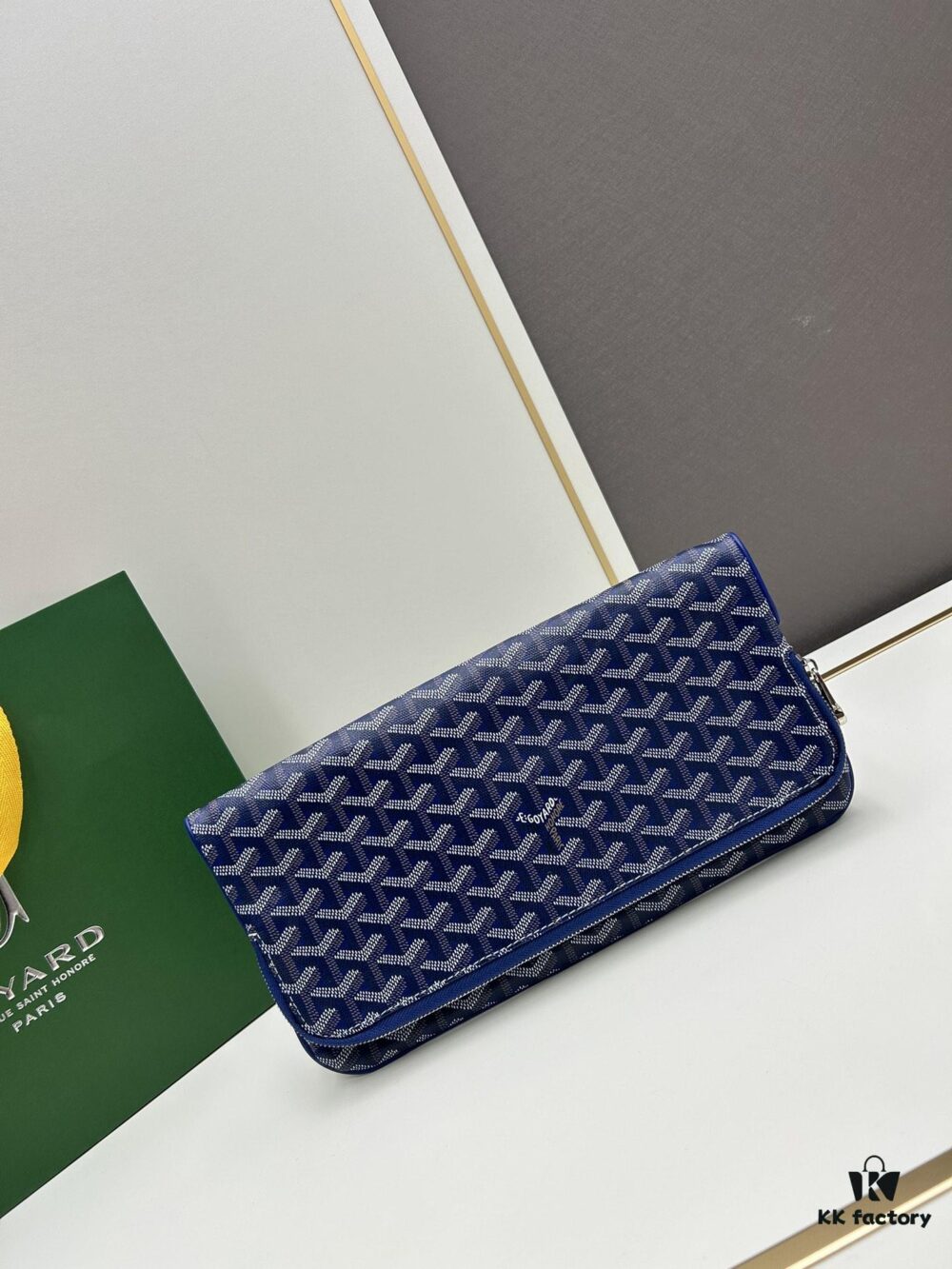 6930c8ea6e68136f4d9aff05 SAINTE-MARIE Clutch with Reversible Flap, GOYARD Canvas and Calfskin Leather
