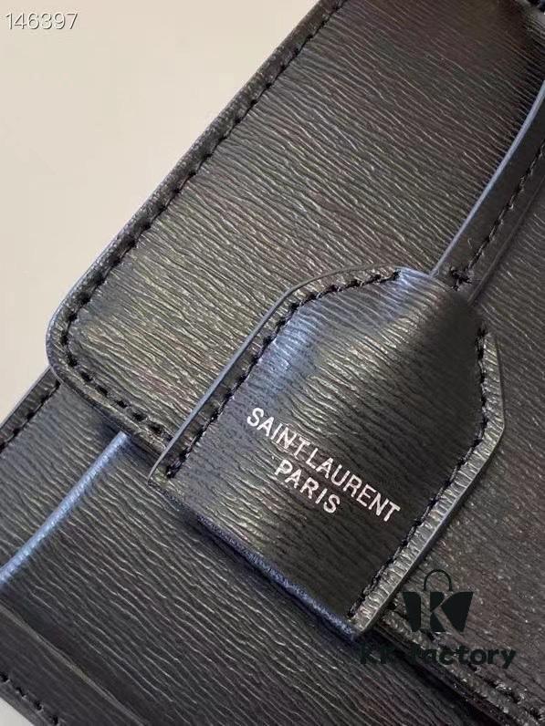 6930c9a16e68136f4d9b0047 Yves Saint Laurent