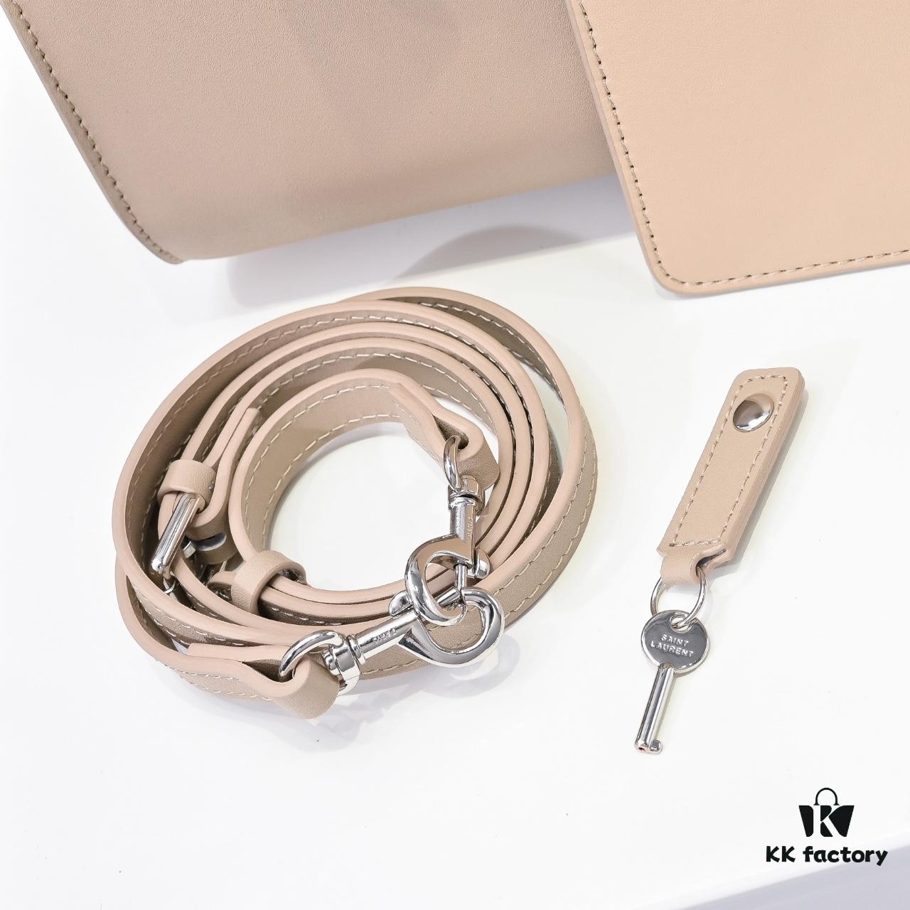 6930cb516e68136f4d9b031a New Arrival Plain Weave Rose Same Style Street Snap Bag | YSL's Official Spokesmodel Really Knows Style