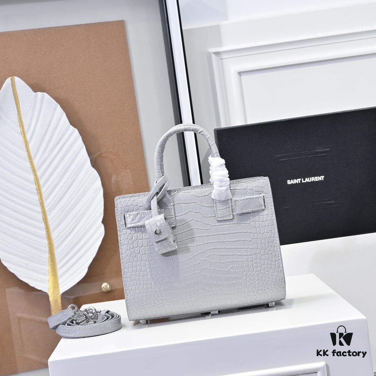 6930cb526e68136f4d9b031e Rose's Street Style Bag | YSL's Muse Has Perfect Taste
