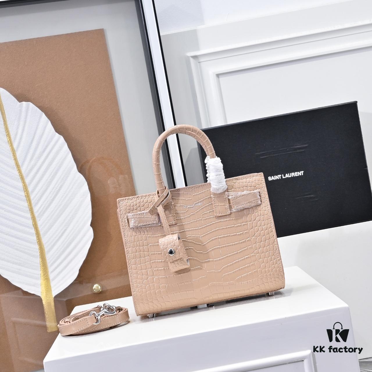 6930cb536e68136f4d9b0320 Rose's Street Style Bag | YSL's Muse Has Perfect Taste