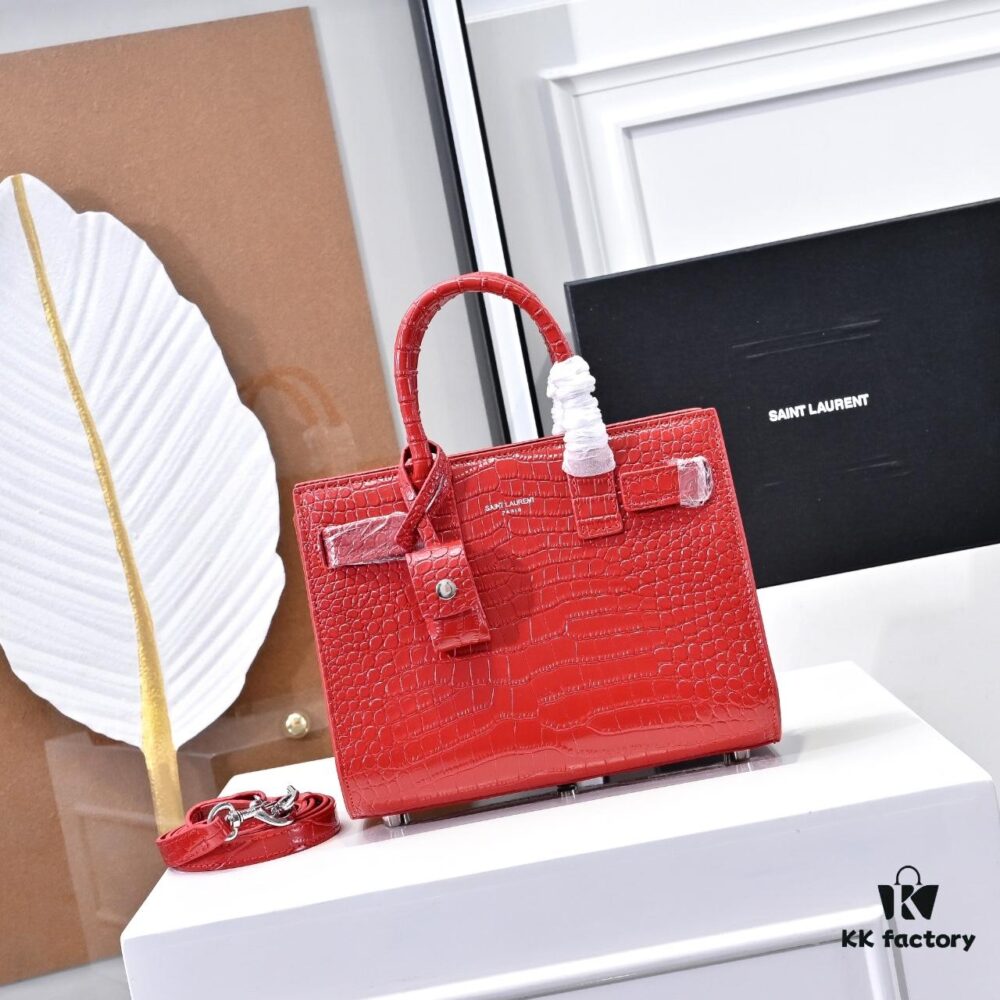 6930cb566e68136f4d9b0321 Rose's Street Style Bag | YSL's Muse Has Perfect Taste