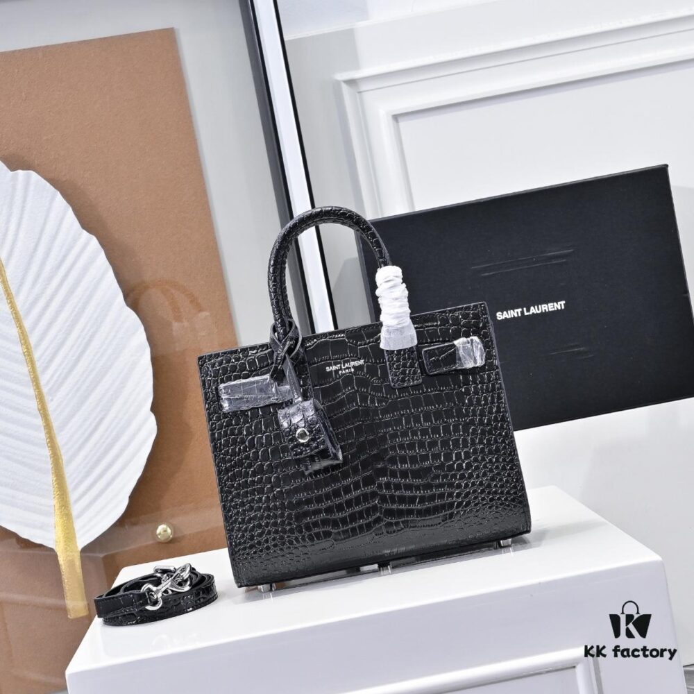 6930cb566e68136f4d9b0322 Rose's Street Style Bag | YSL's Muse Has Perfect Taste