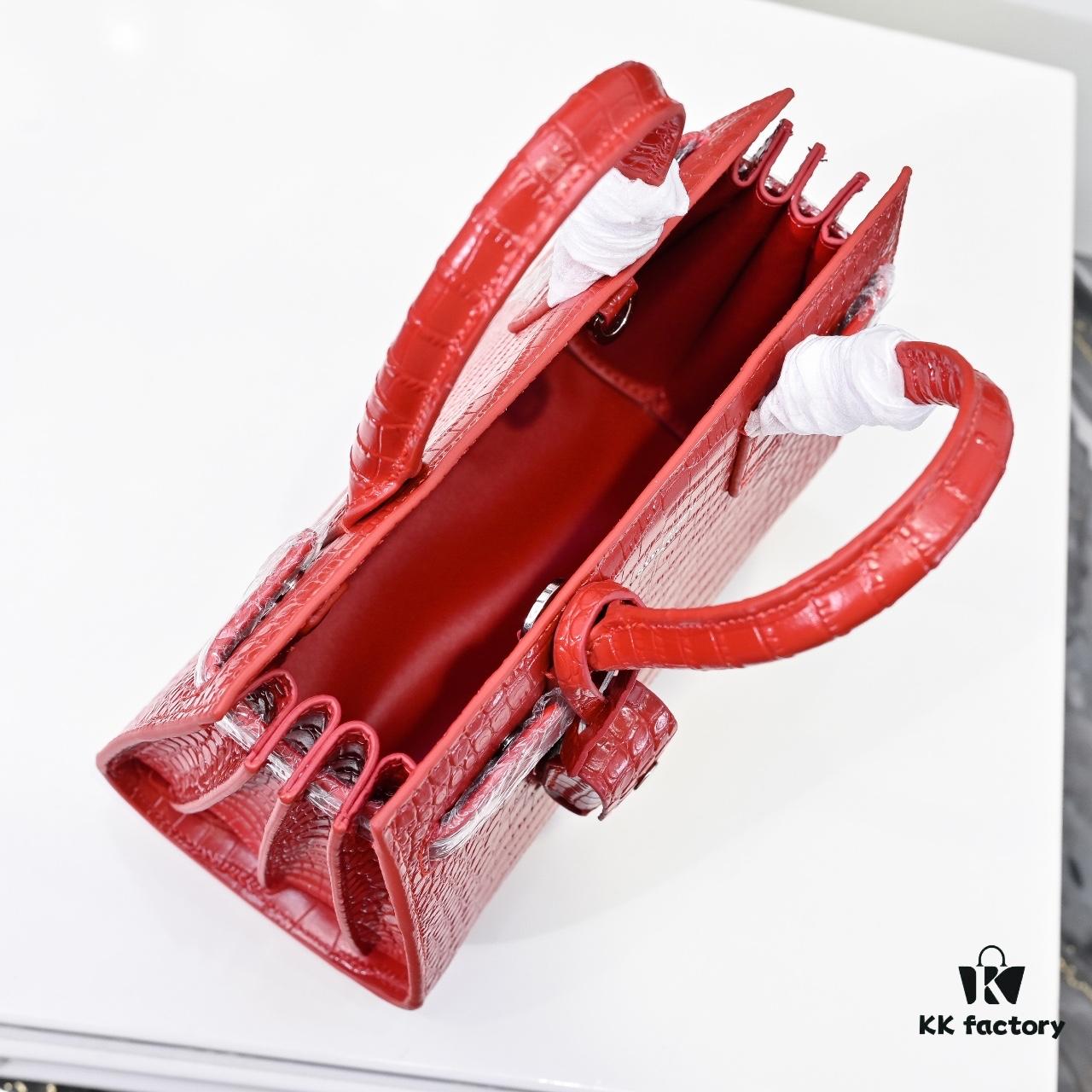 6930cb5a6e68136f4d9b032a Rose's Street Style Bag | YSL's Muse Has Perfect Taste