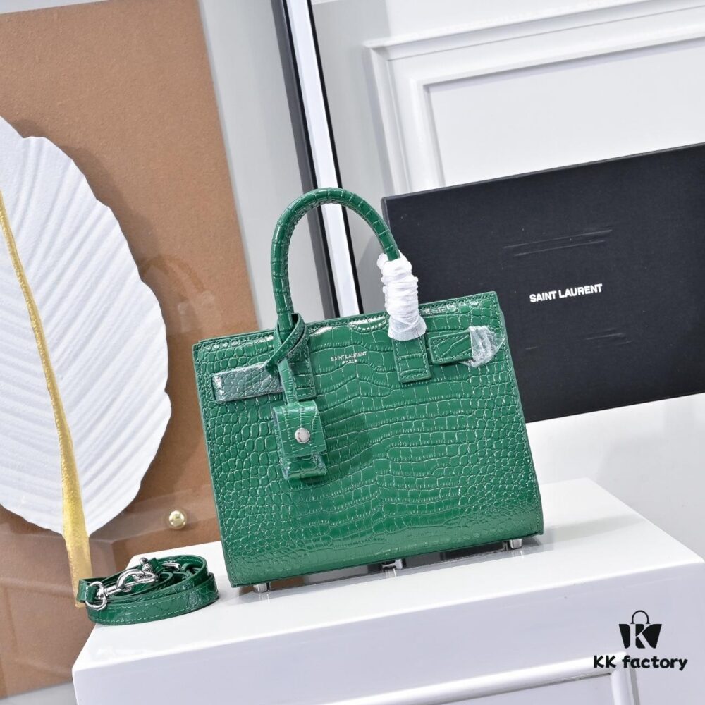 6930cb5c6e68136f4d9b032b Rose's Street Style Bag | YSL's Muse Makes a Statement