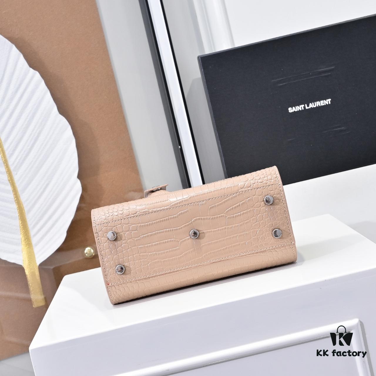 6930cb656e68136f4d9b033b Rose's Street Style Bag | YSL's Muse Inspires Fashion Trends