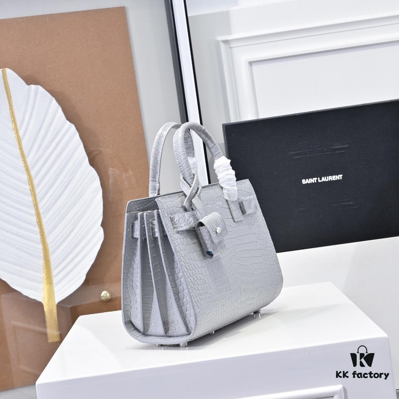 6930cb6e6e68136f4d9b0348 Rose's Street Style Bag | YSL's Muse Wears the Kate Chain Bag