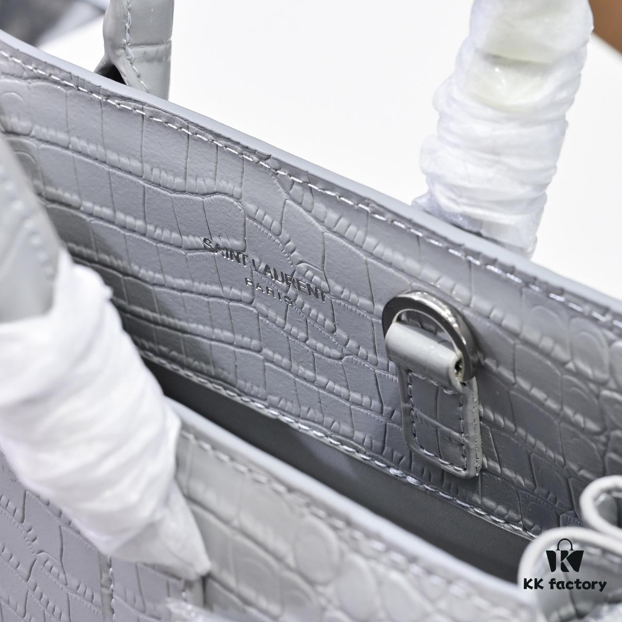 6930cb706e68136f4d9b034b Rose's Street Style Bag | YSL's Muse Wears the Kate Chain Bag
