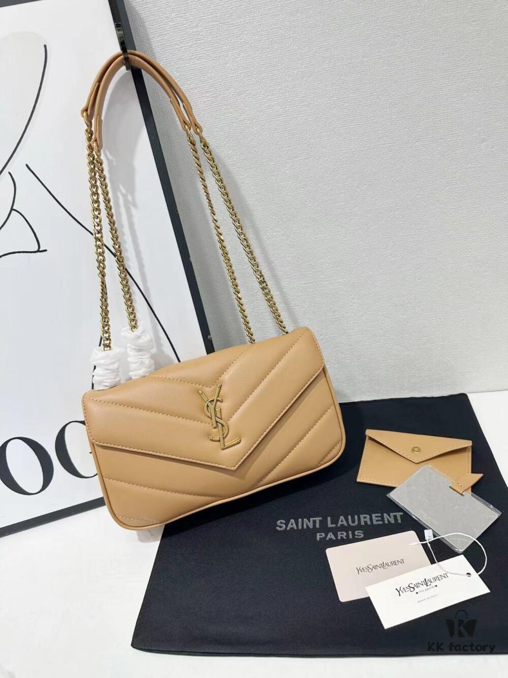 6930cbed6e68136f4d9b0414 YSL New Lou Lou Chain Bag Envelope Handbag