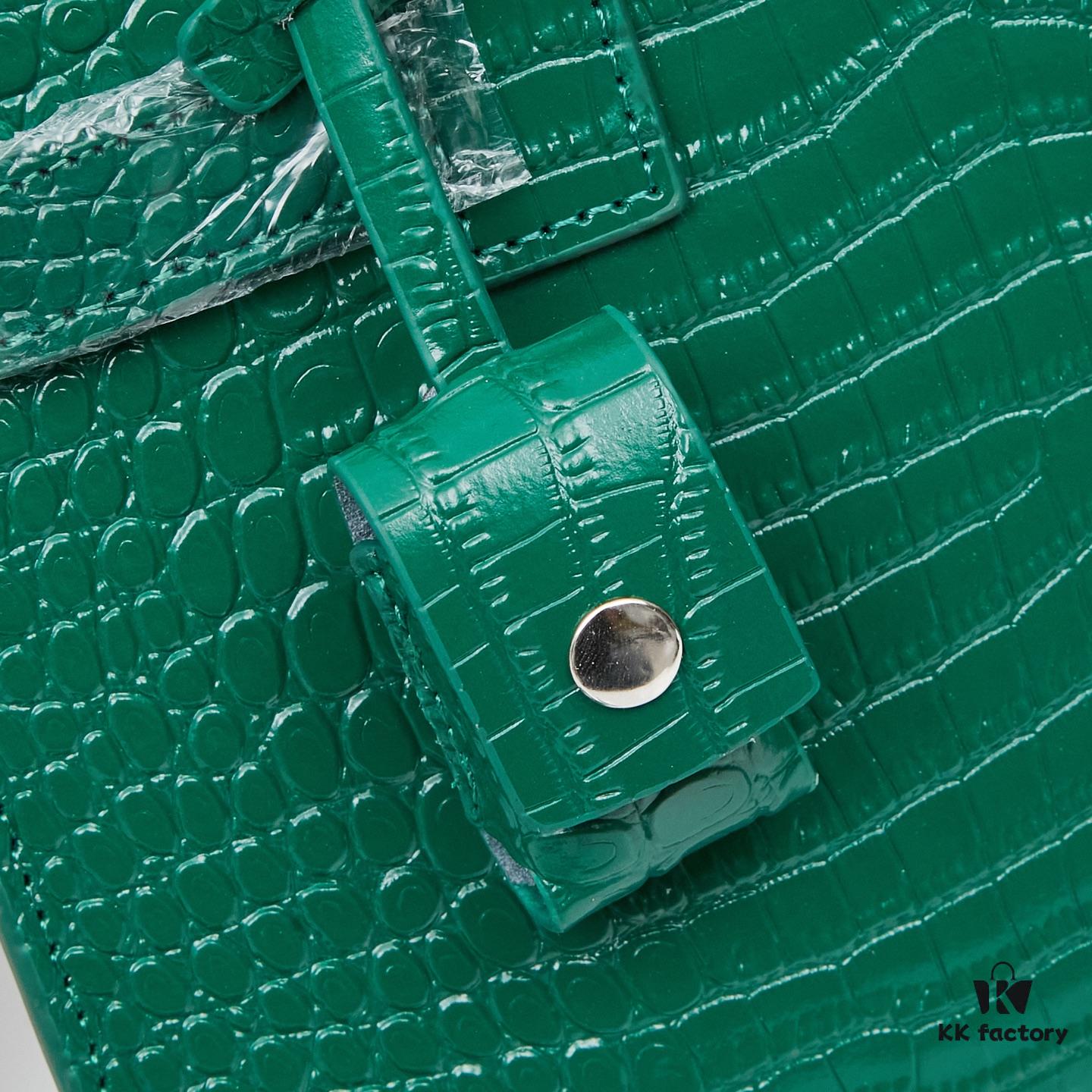 6930cc326e68136f4d9b0479 New Crocodile Pattern Bag | Rose's Street Style Must-Have