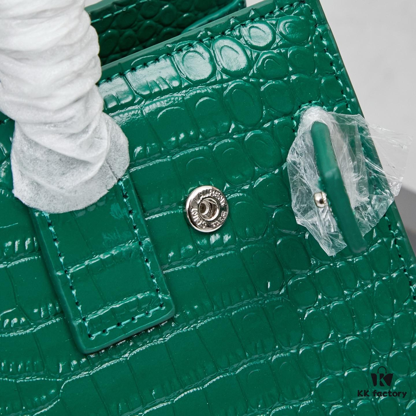 6930cc336e68136f4d9b047b New Crocodile Pattern Bag | Rose's Street Style Must-Have