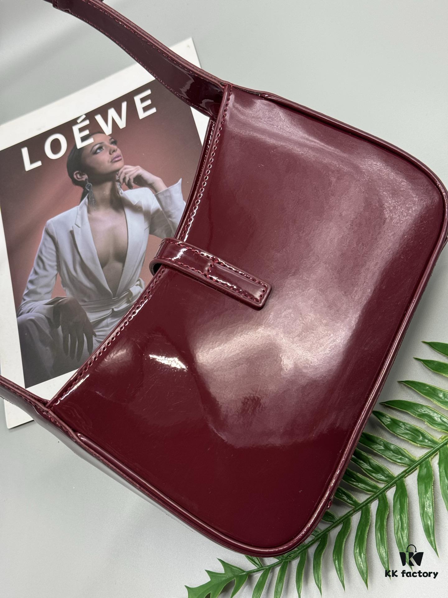6930cc926e68136f4d9b0522 YSL Patent Leather Crossbody Bag