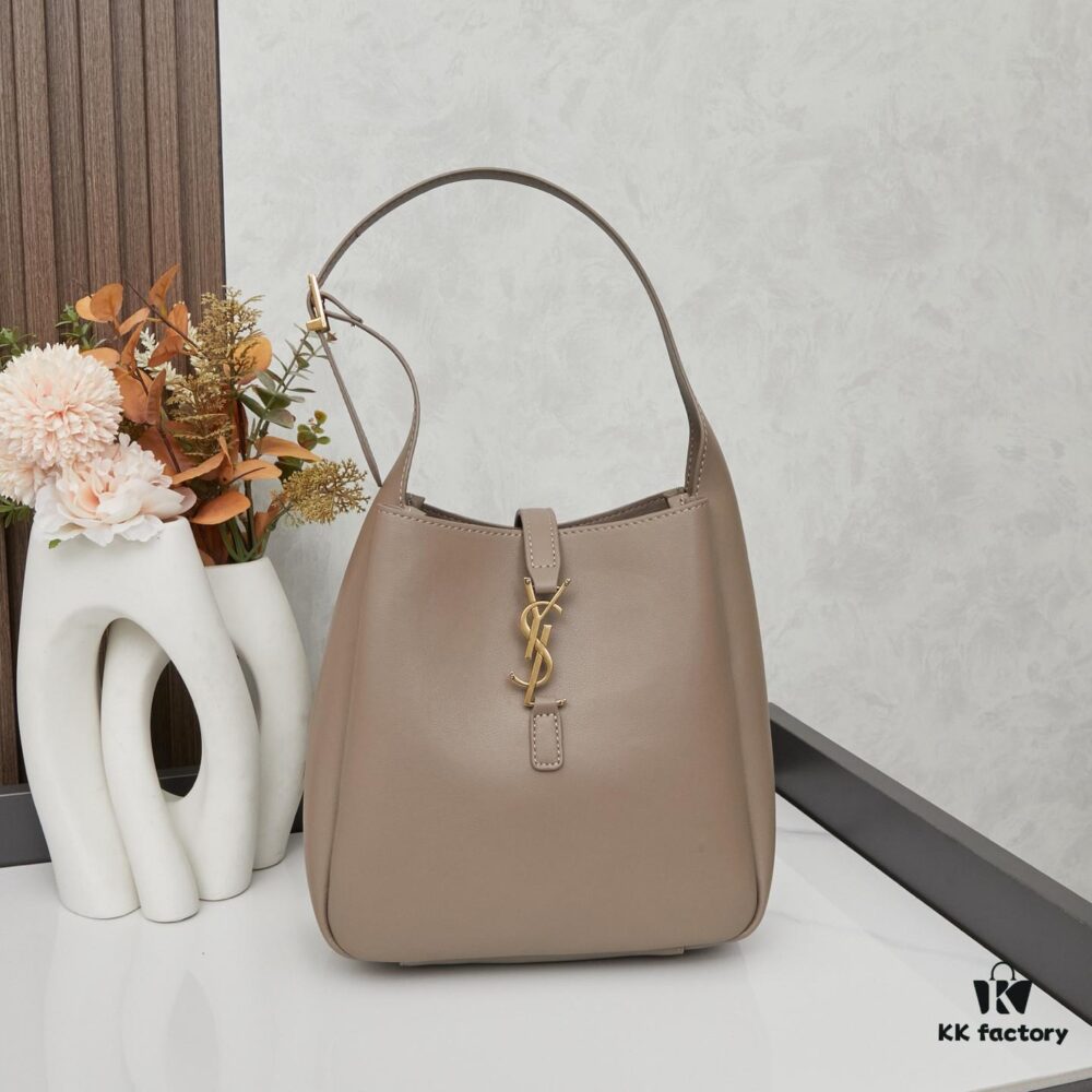 6930ccb86e68136f4d9b0566 New YSL Shoulder Bag, Soft and Stylish, Perfect for Everyday Use
