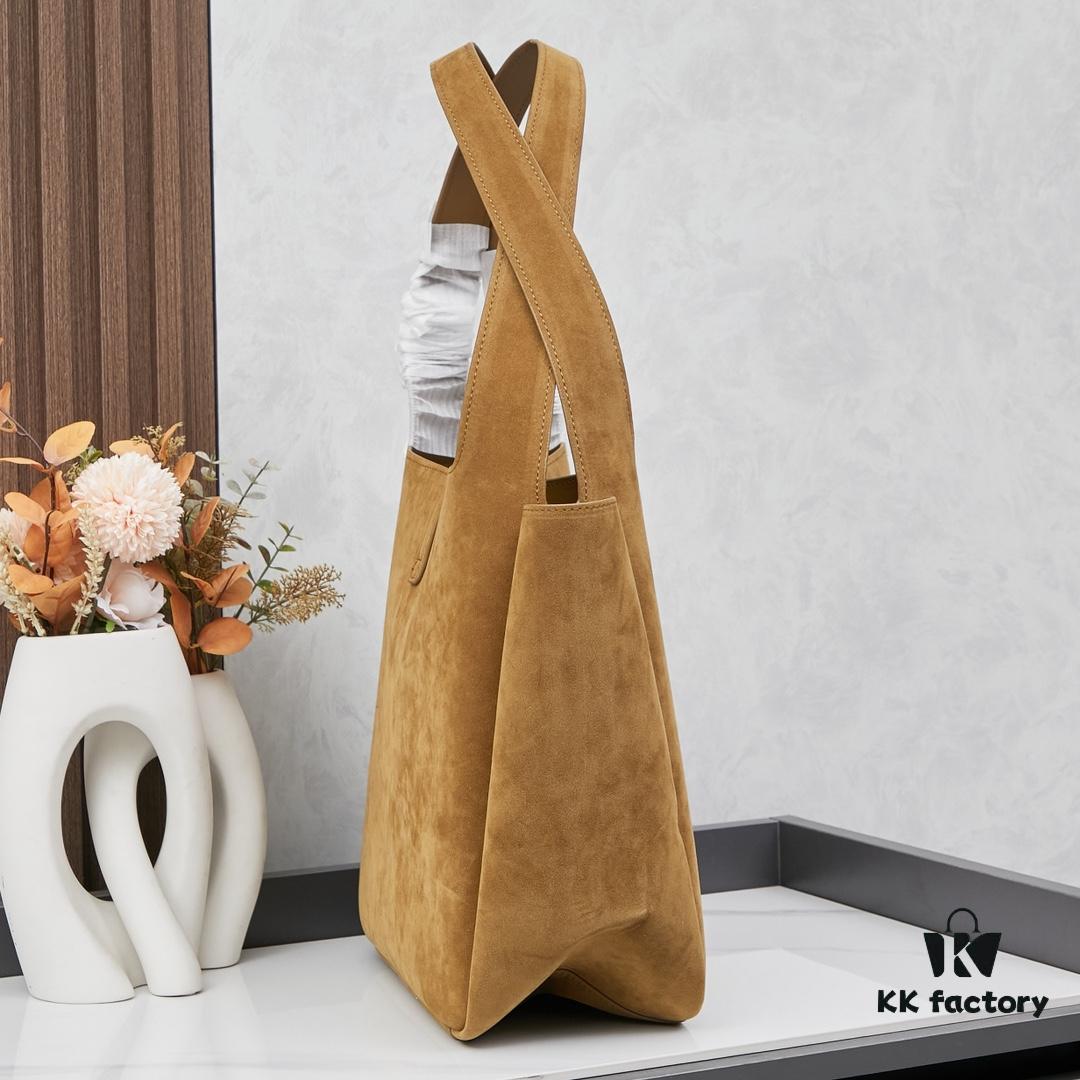 6930cf0e6e68136f4d9b093c New Arrival with Box 💰 Autumn-Winter 2024 Le Bea. Suede Gold Leaf Color ||| BEA Tote Bag