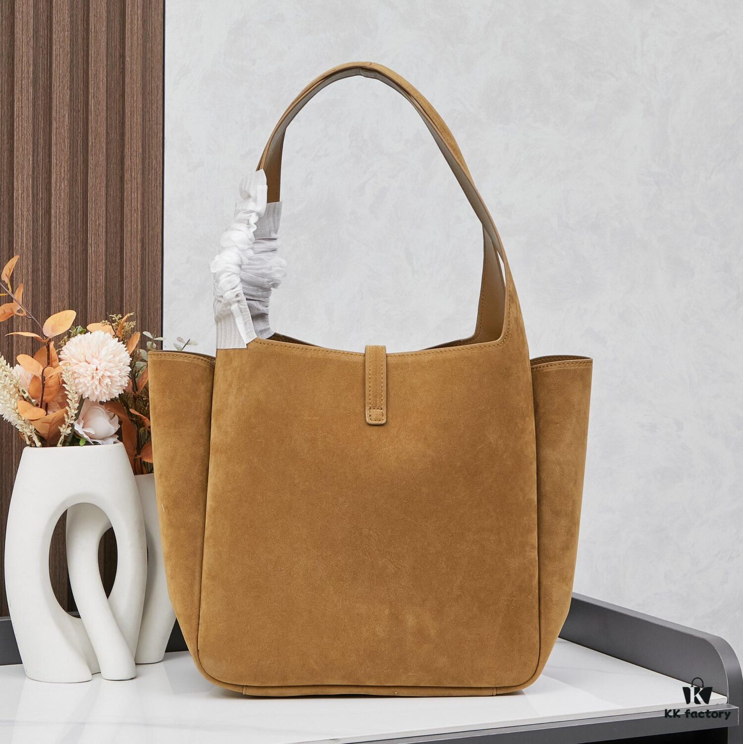 6930cf0e6e68136f4d9b093e New Arrival with Box 💰 Autumn-Winter 2024 Le Bea. Suede Gold Leaf Color ||| BEA Tote Bag