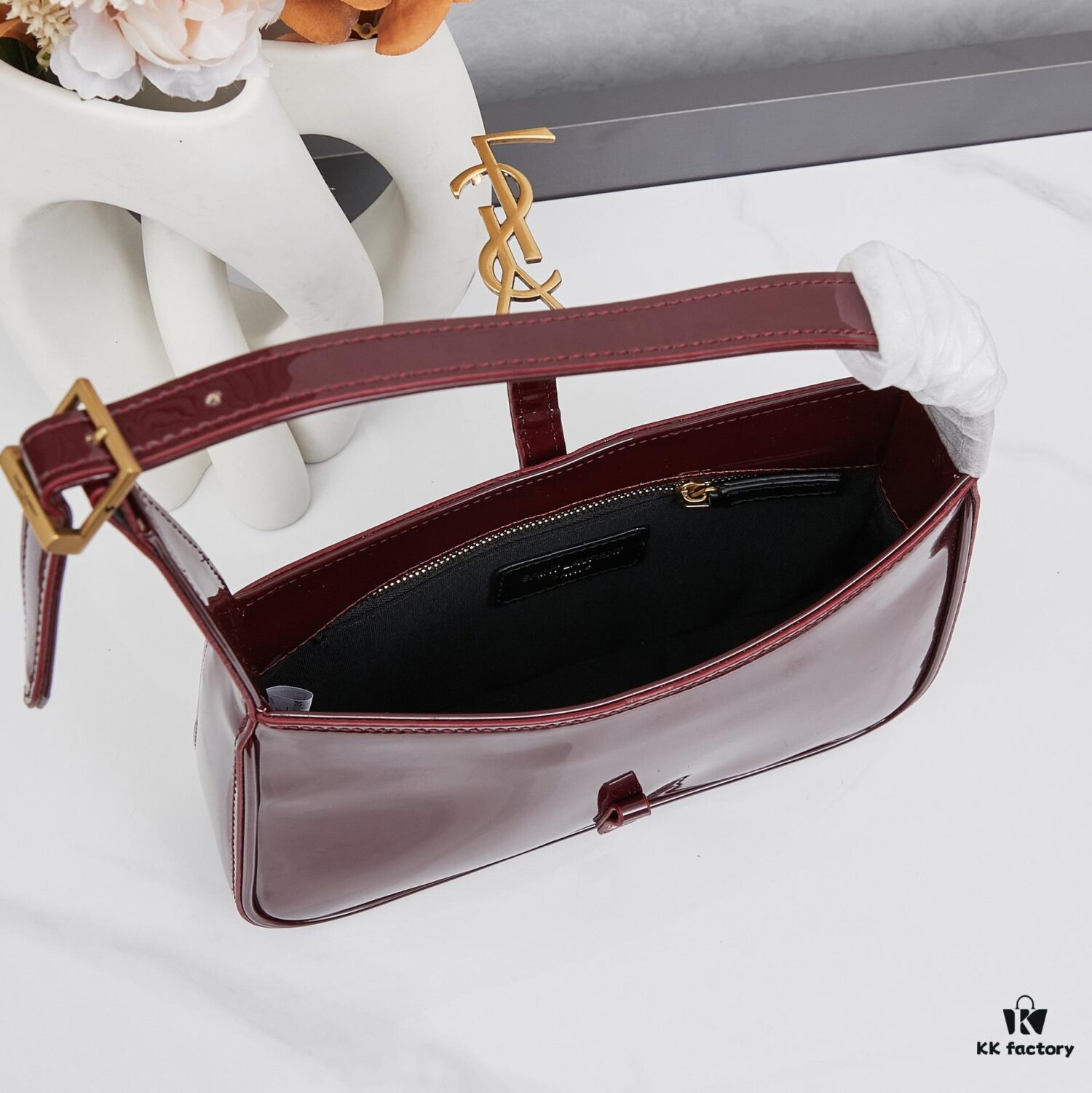 6930cf796e68136f4d9b09f0 YSL Saint Laurent Hobo Bag in Patent Leather with Box