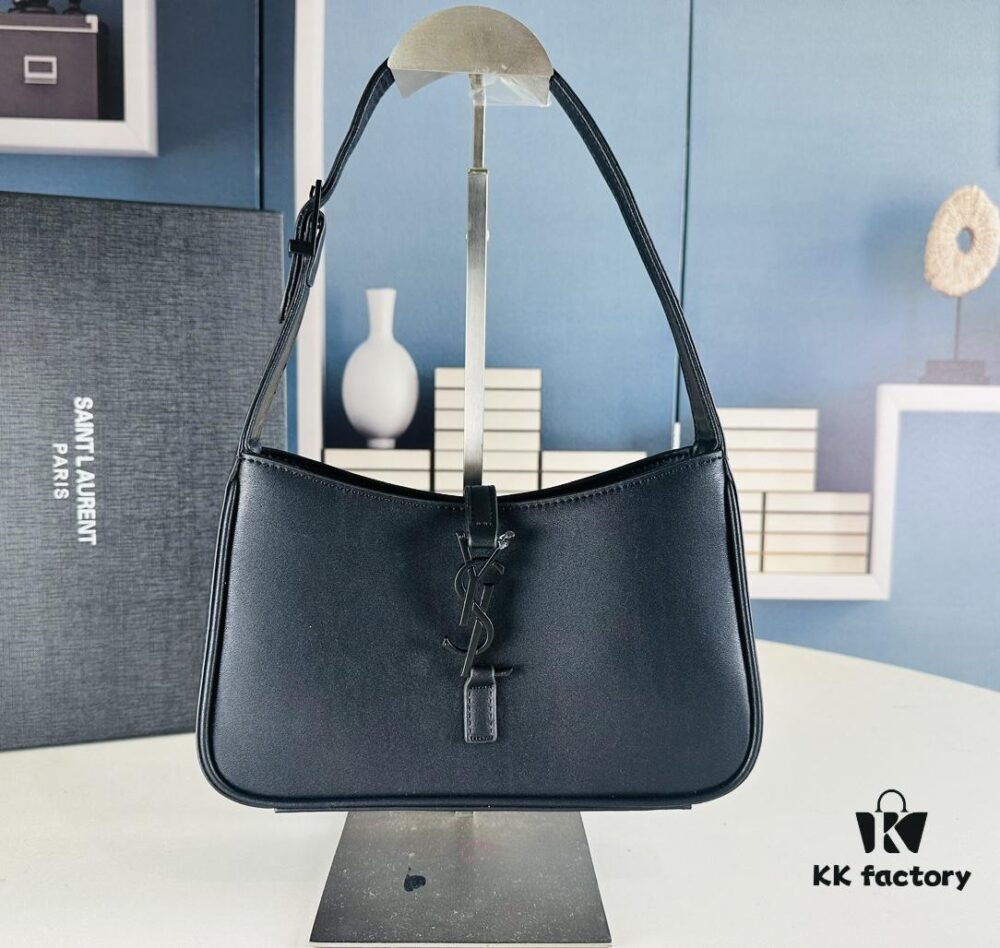 6930cf7b6e68136f4d9b09f1 YSL Saint Laurent Hobo Bag in Black Quilted Leather with Box