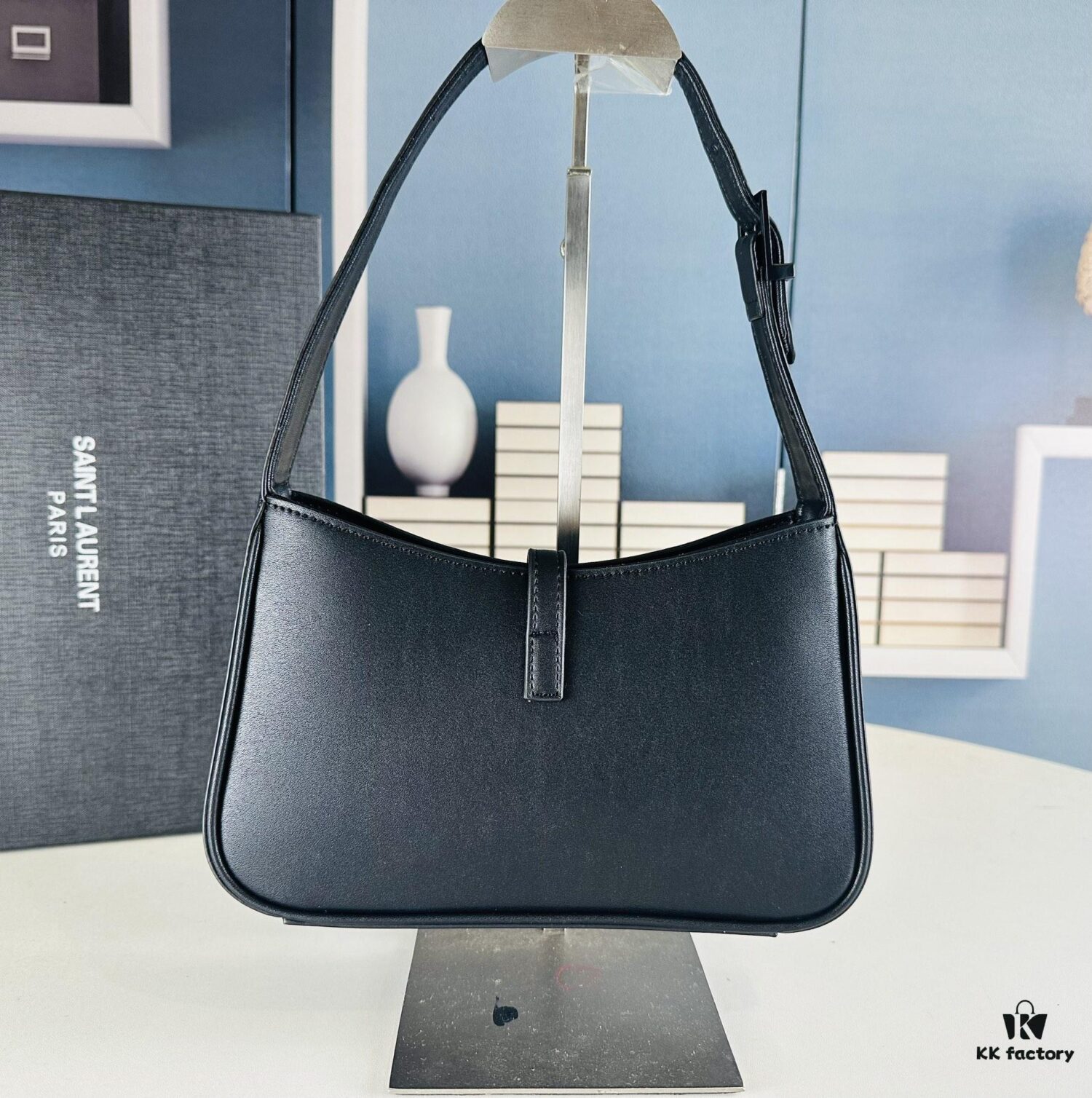 6930cf7f6e68136f4d9b09fb YSL Saint Laurent Hobo Bag in Black Quilted Leather with Box
