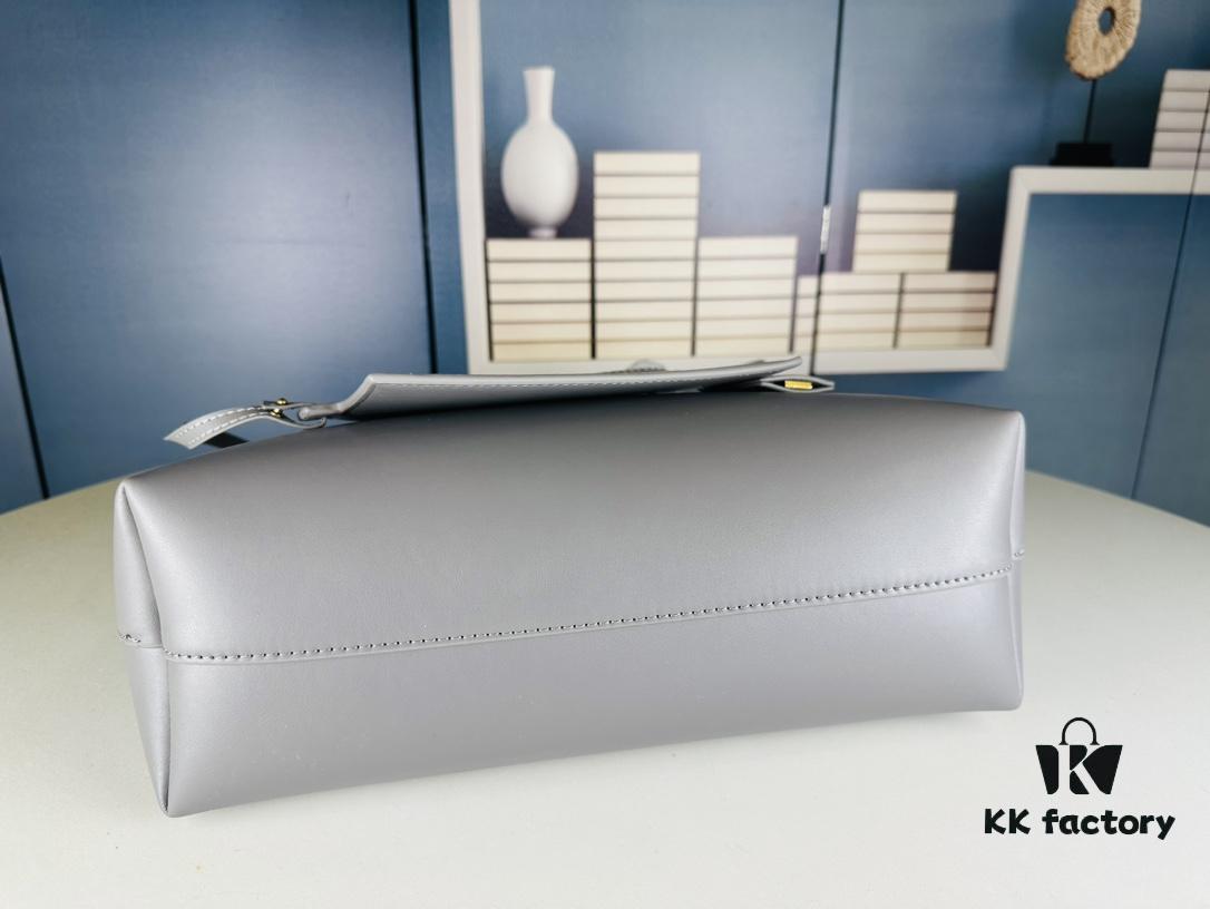 6930cf826e68136f4d9b09fe New Arrival YSL Shopping Bag