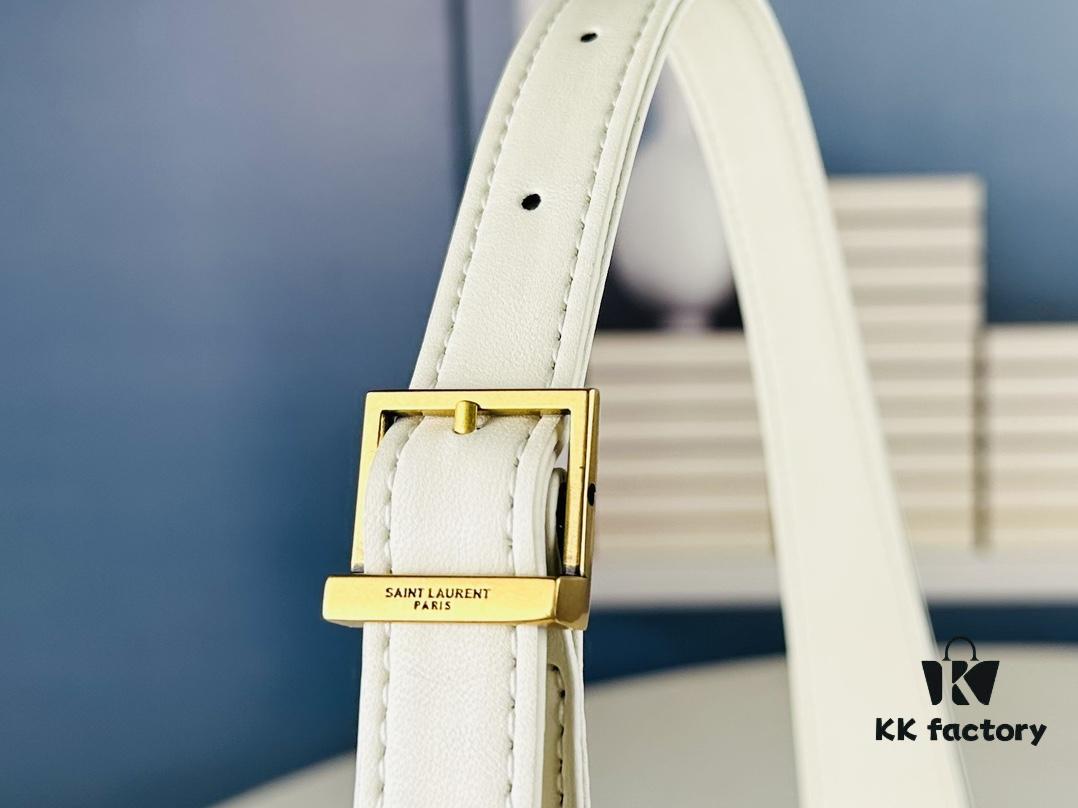 6930cf8a6e68136f4d9b0a10 New Arrival with Box 💰 From Rosé's Back View, See How Beautiful the YSL Trapezoid Shoulder Bag Is! ||| Gold Logo + Diamond Quilted Trapezoidal Silhouette
