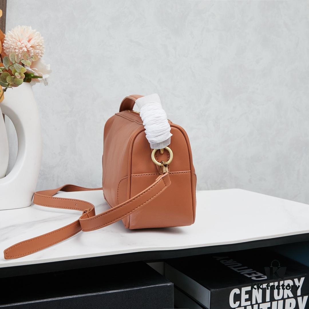 6930cfae6e68136f4d9b0a46 New Arrival with Box 💰 Camera Supple Bag | Bento Bag