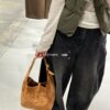 6930d0296e68136f4d9b0b09 Large-sized New Arrival with Box – This Matte Brown-Gold Oversized Bag Exudes Autumn-Winter Charm and Is Simply Irresistible!