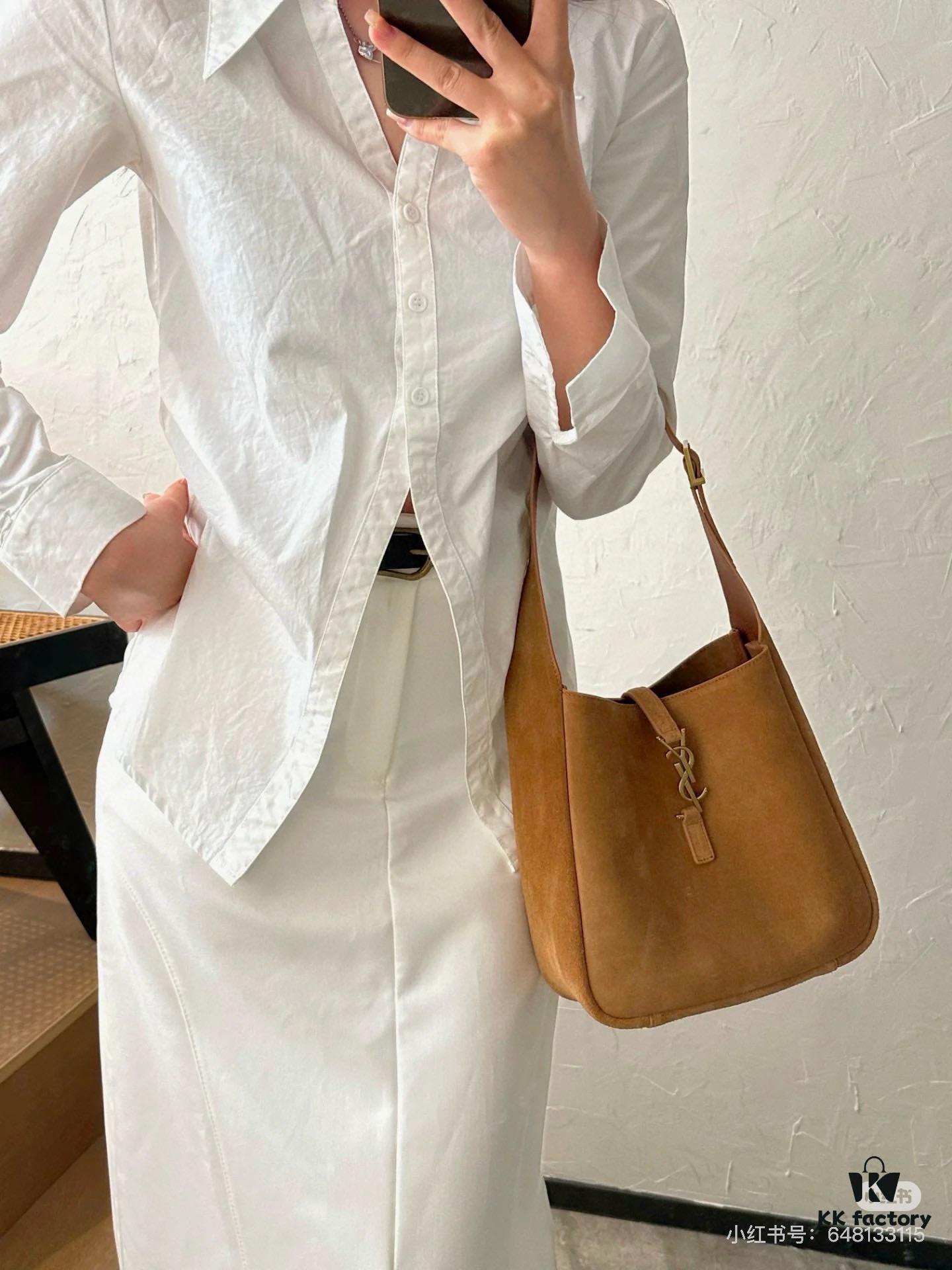 6930d02b6e68136f4d9b0b0b Large-sized New Arrival with Box – This Matte Brown-Gold Oversized Bag Exudes Autumn-Winter Charm and Is Simply Irresistible!