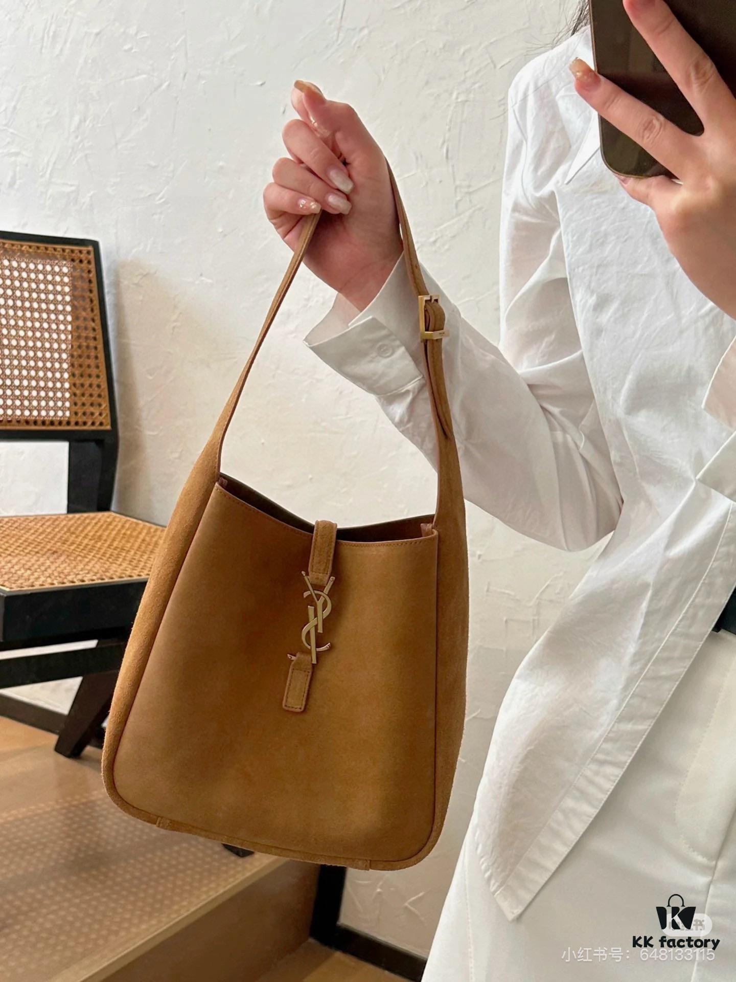 6930d02c6e68136f4d9b0b0d Large-sized New Arrival with Box – This Matte Brown-Gold Oversized Bag Exudes Autumn-Winter Charm and Is Simply Irresistible!