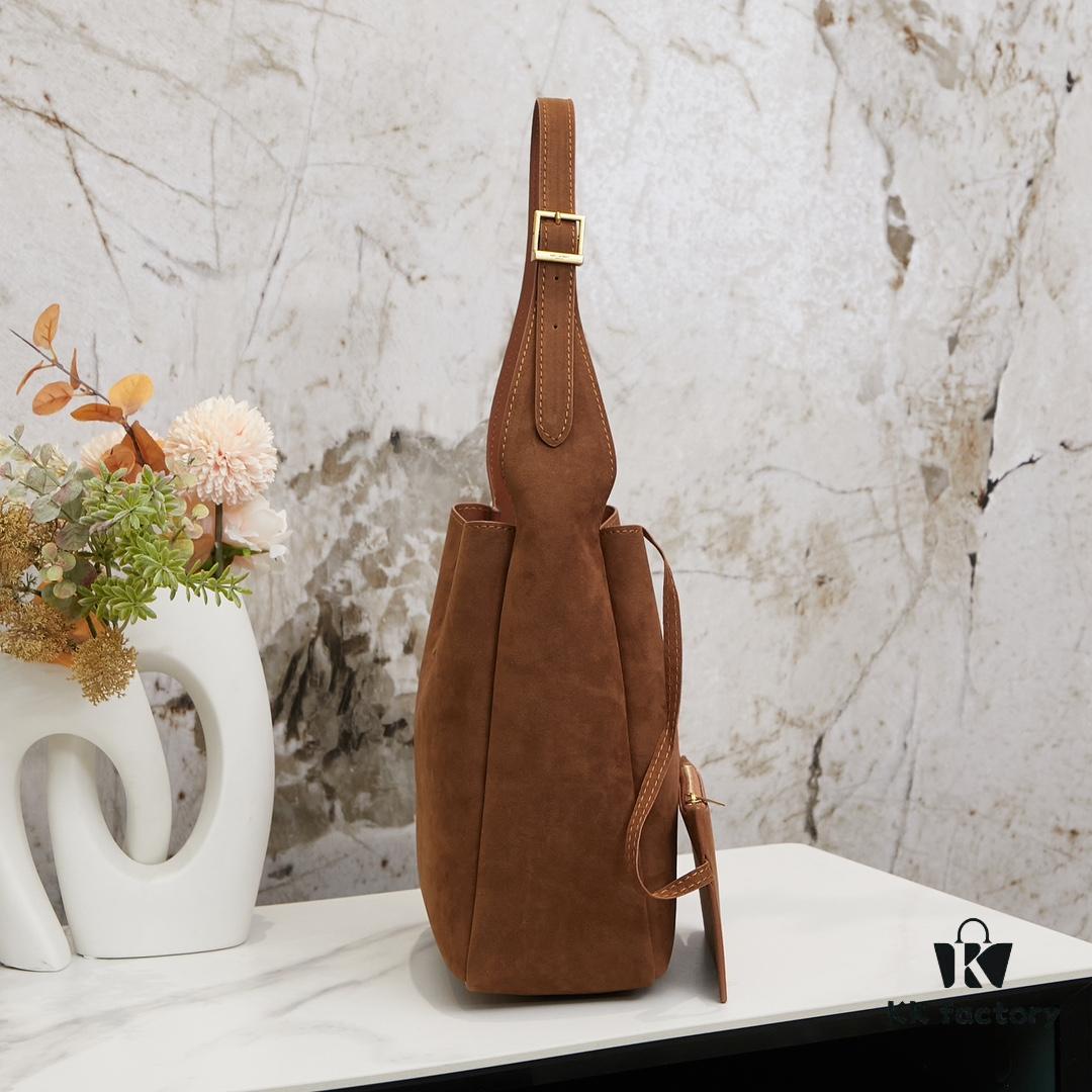 6930d08c6e68136f4d9b0b91 Small-sized New Arrival with Box – Exquisitely Beautiful Brown and Gold Matte Bag, Perfect for Autumn and Winter