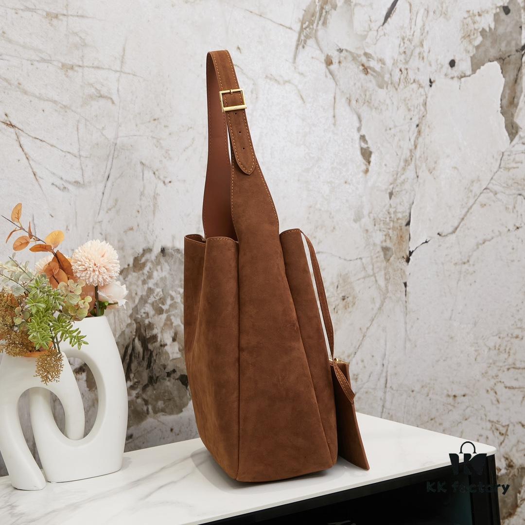 6930d0976e68136f4d9b0ba4 Large-sized New Arrival with Box – A Beautiful Brown-Gold Matte Bag Perfect for Autumn and Winter