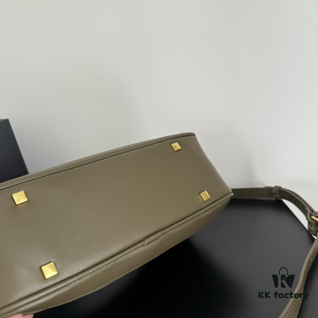 6930d0da6e68136f4d9b0c03 YSL New Arrival American Vintage Bowling Bag