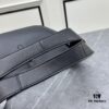 6930d2f86e68136f4d9b0f67 YSL Latest Bea Tote Bag for Fall-Winter 320 Bestseller