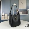 6930d59d6e68136f4d9b1333 New Arrival Those Years Following Rosé's Hobo Bag ||| If Jamie is Rosé's princess, Icare is the queen of Rosé's large bags 🫅