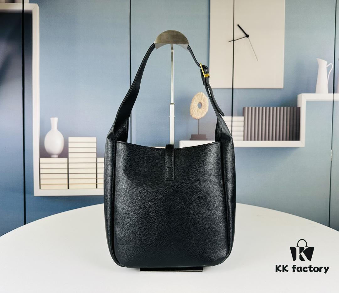 6930d59e6e68136f4d9b1334 New Arrival Those Years Following Rosé's Hobo Bag ||| If Jamie is Rosé's princess, Icare is the queen of Rosé's large bags 🫅