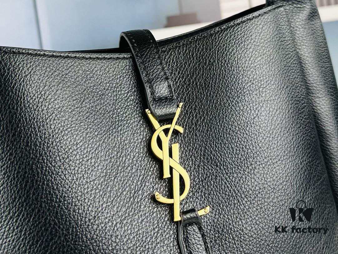 6930d5a06e68136f4d9b1337 New Arrival Those Years Following Rosé's Hobo Bag ||| If Jamie is Rosé's princess, Icare is the queen of Rosé's large bags 🫅